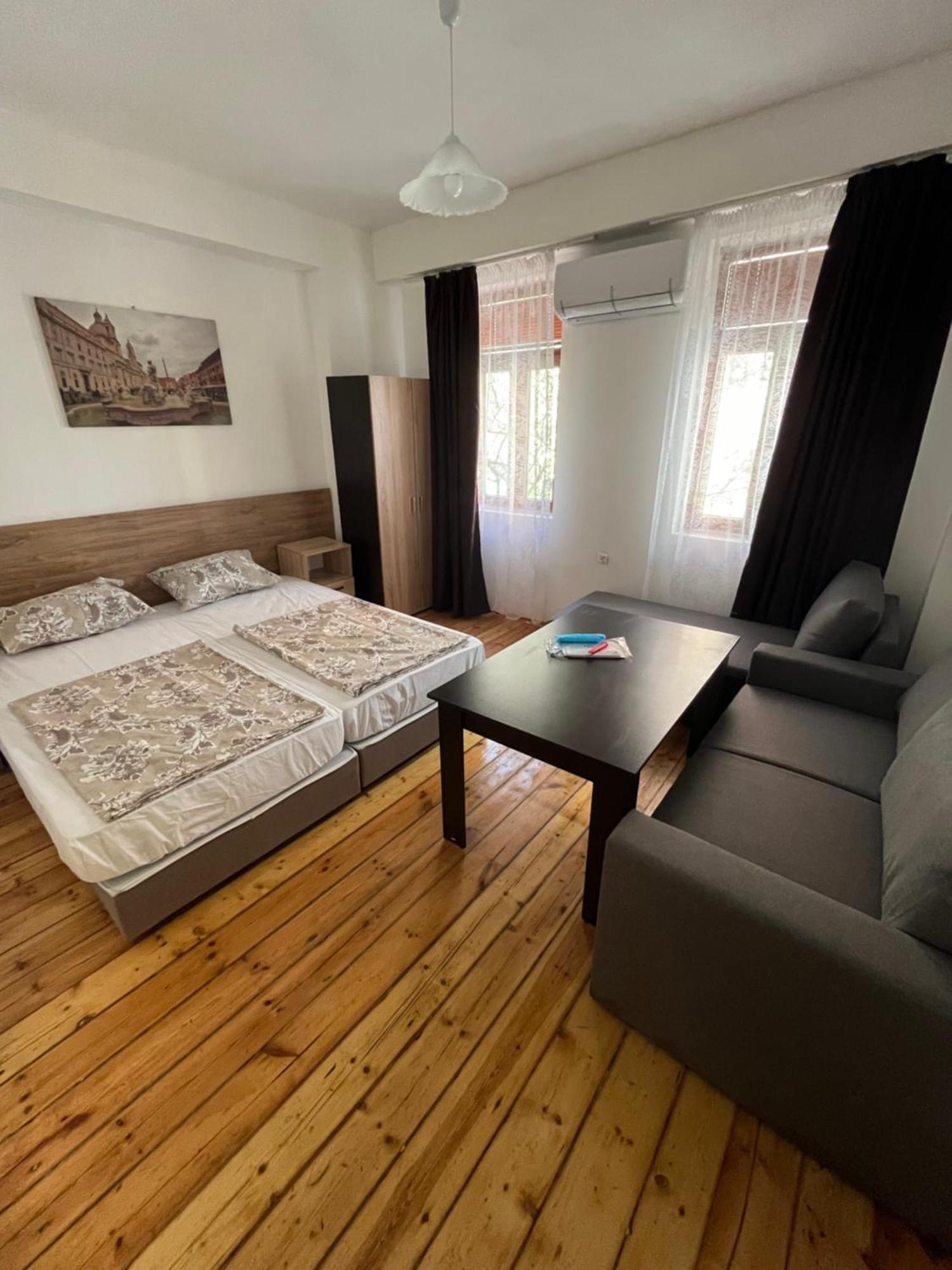En-Suite Rooms: Novа Guesthouse In Sofia Center Exterior foto