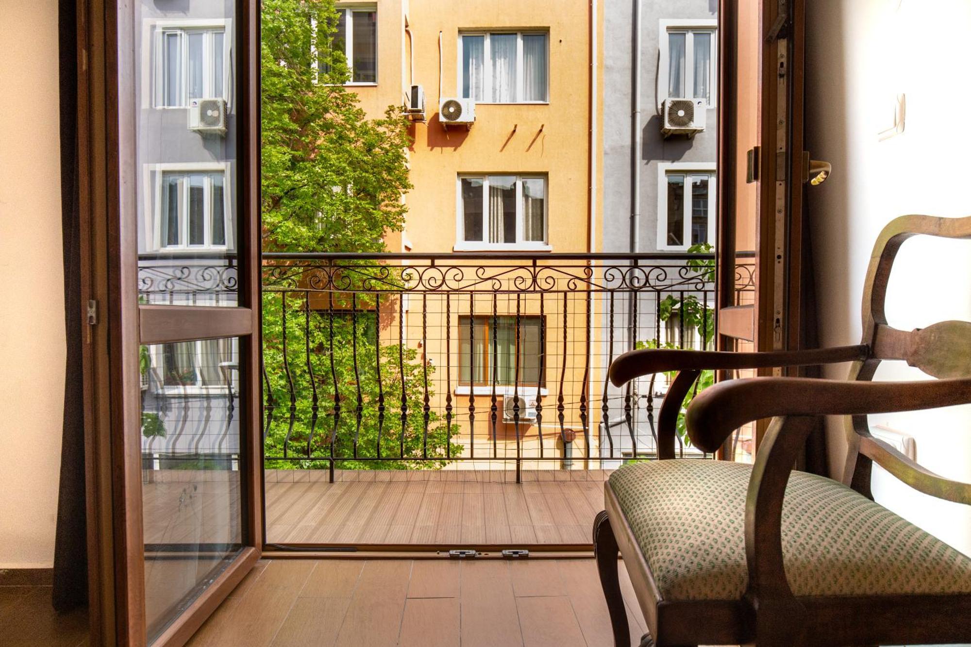 En-Suite Rooms: Novа Guesthouse In Sofia Center Exterior foto