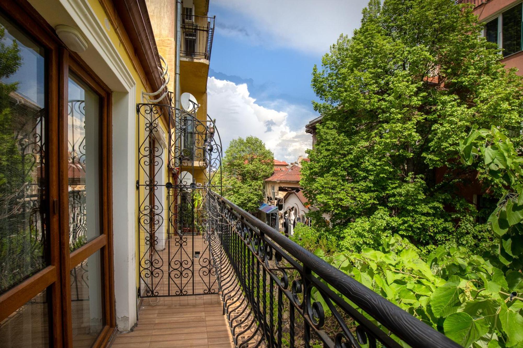 En-Suite Rooms: Novа Guesthouse In Sofia Center Exterior foto